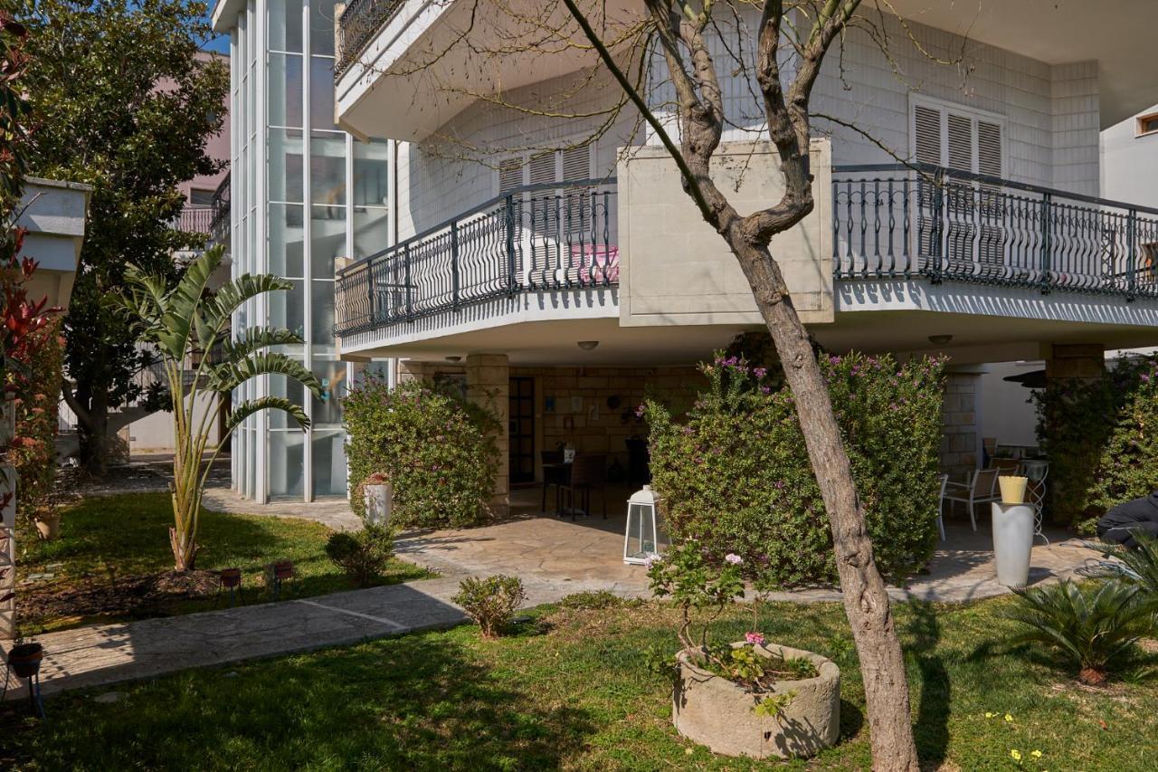 Il Giardino Di Flora Con Piscina Hotel Lecce Exterior foto