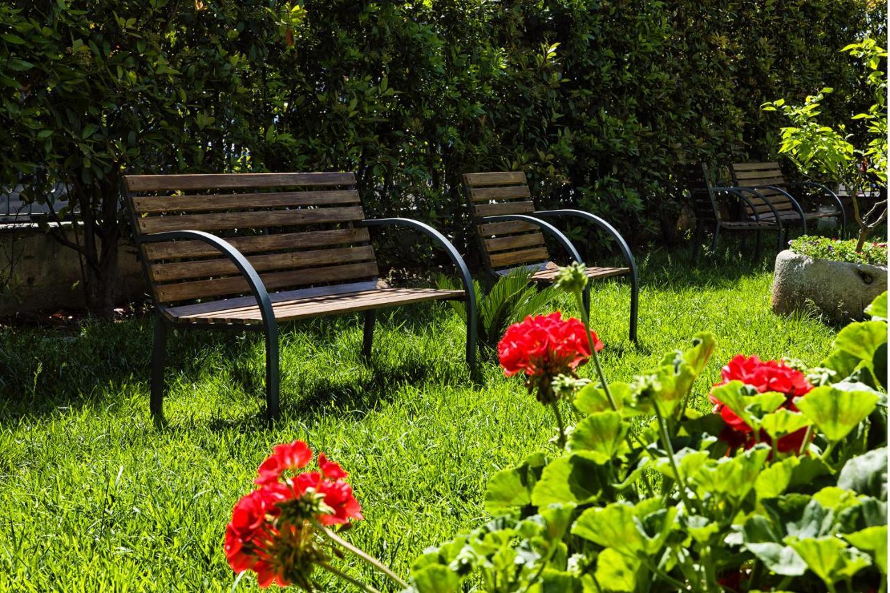 Il Giardino Di Flora Con Piscina Hotel Lecce Exterior foto