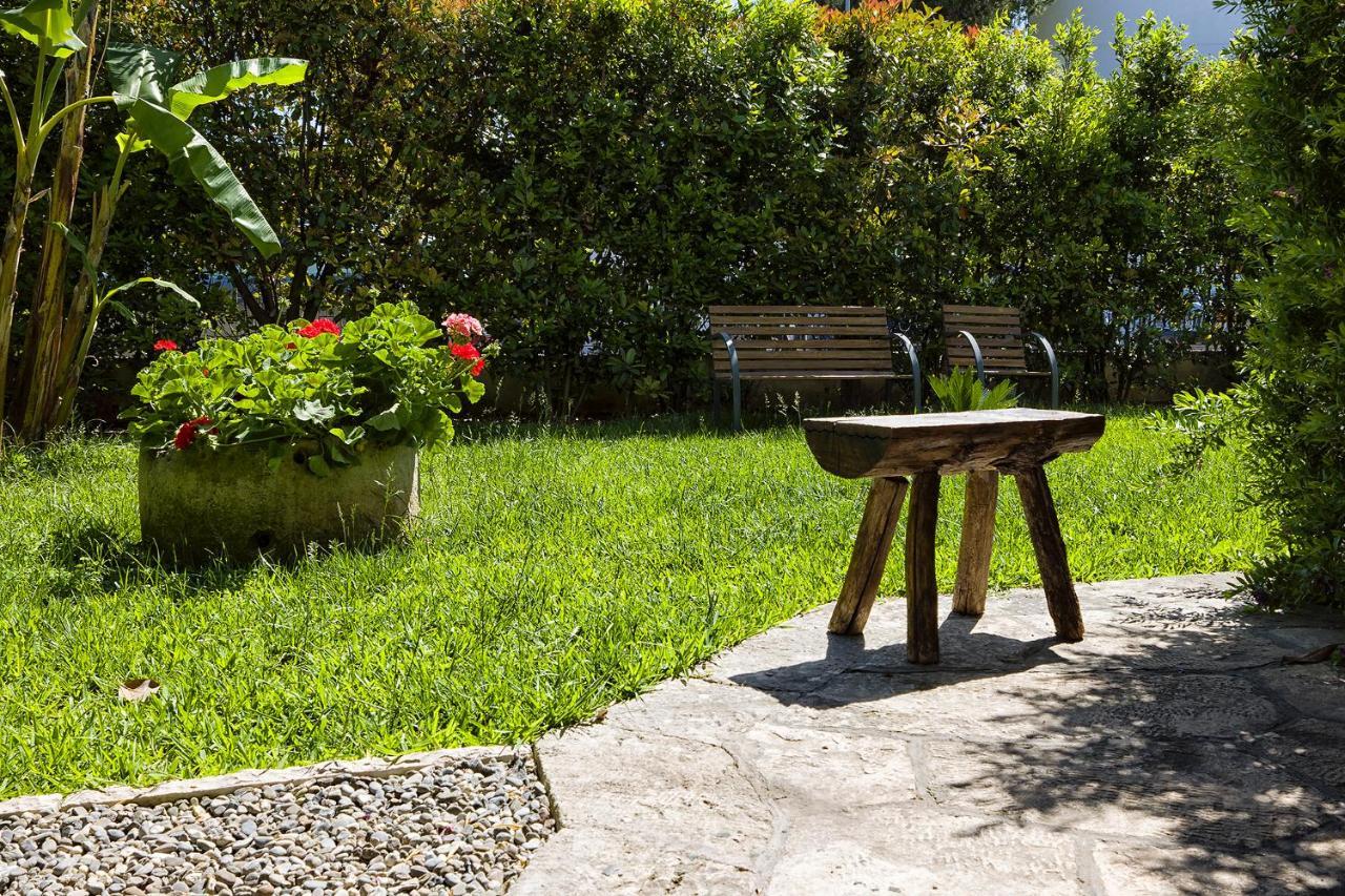 Il Giardino Di Flora Con Piscina Hotel Lecce Exterior foto